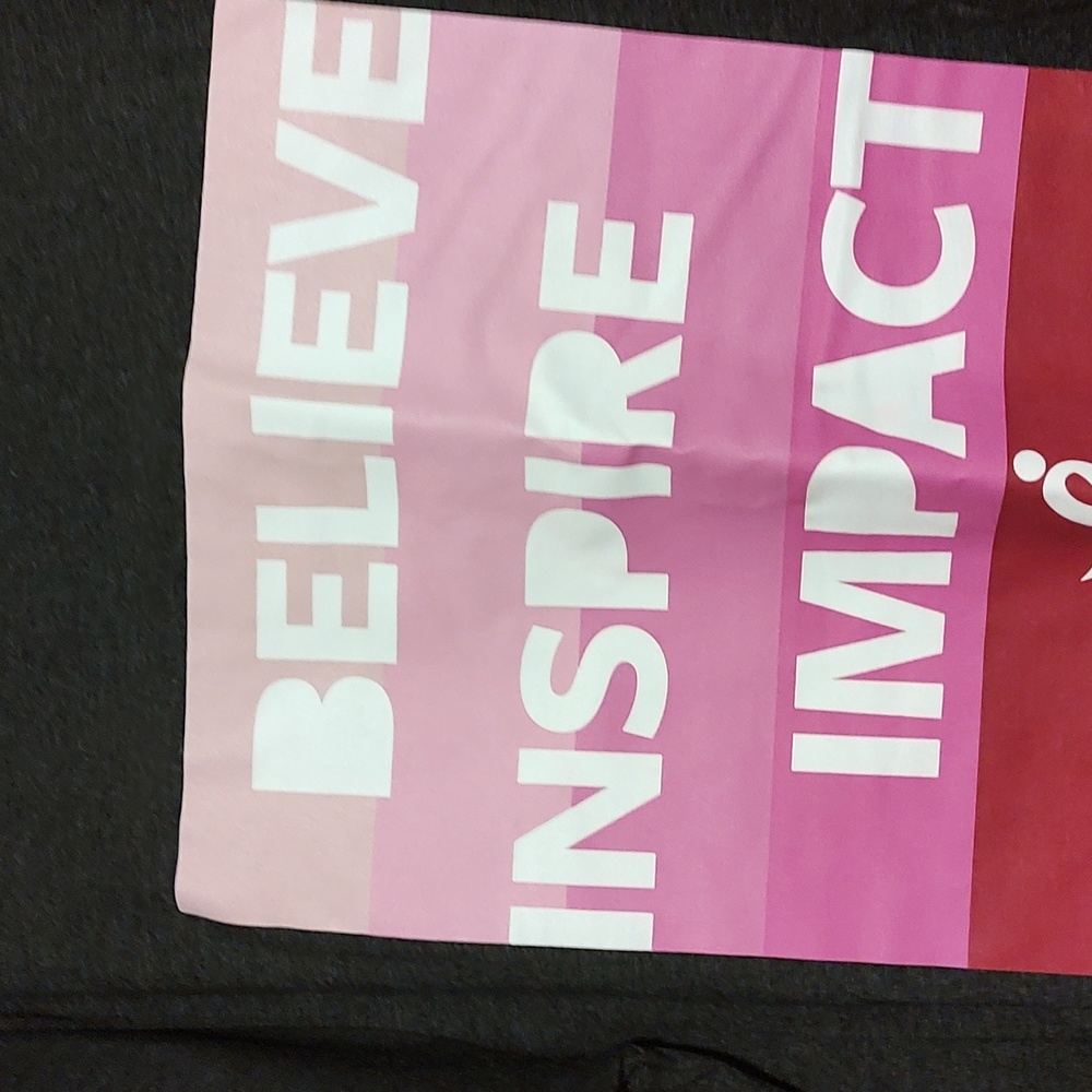 Women's Medium Susan G. Komen T-shirt. New!!!!